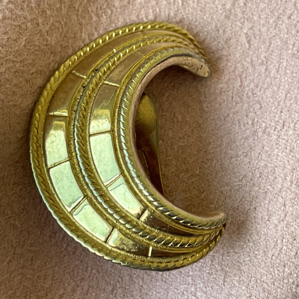 Triad mid century clip on earrings. 1 1/4" length. Great condition.